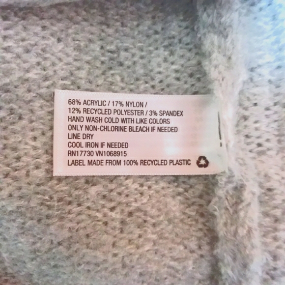 Universal Threads Women's Gray Turtle Neck Sweater Poncho NWT - Picture 4 of 6